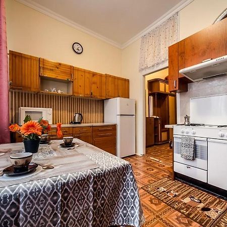 Apartments Near The Church Of Olga And Elizabeth Lviv Luaran gambar