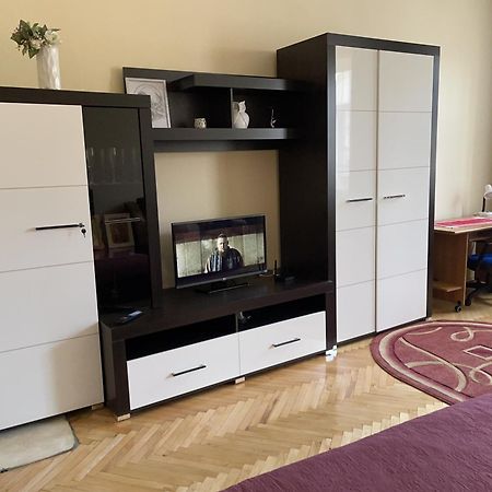 Apartments Near The Church Of Olga And Elizabeth Lviv Luaran gambar